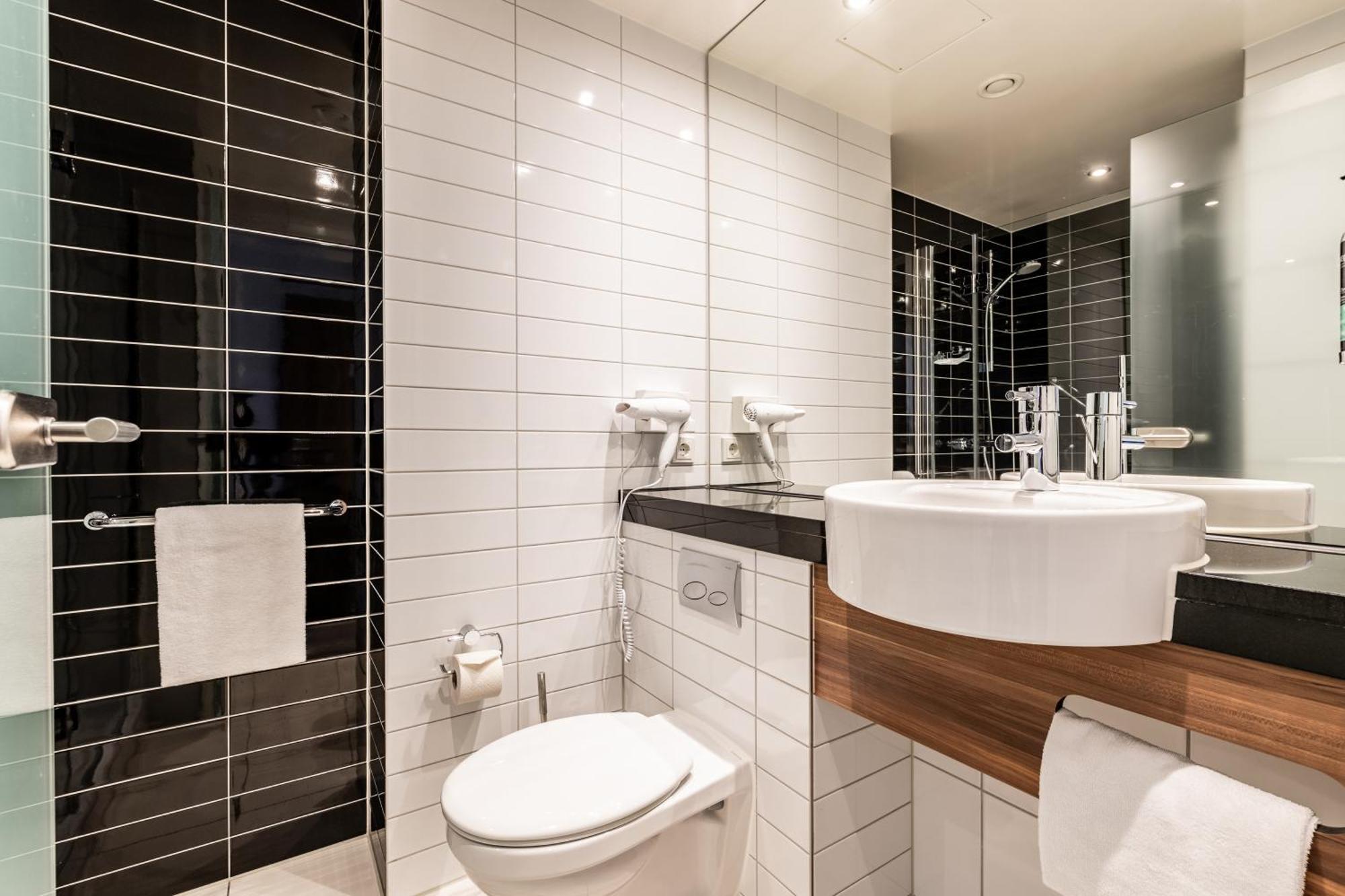 Premier Inn Heidelberg City Centre Exteriör bild