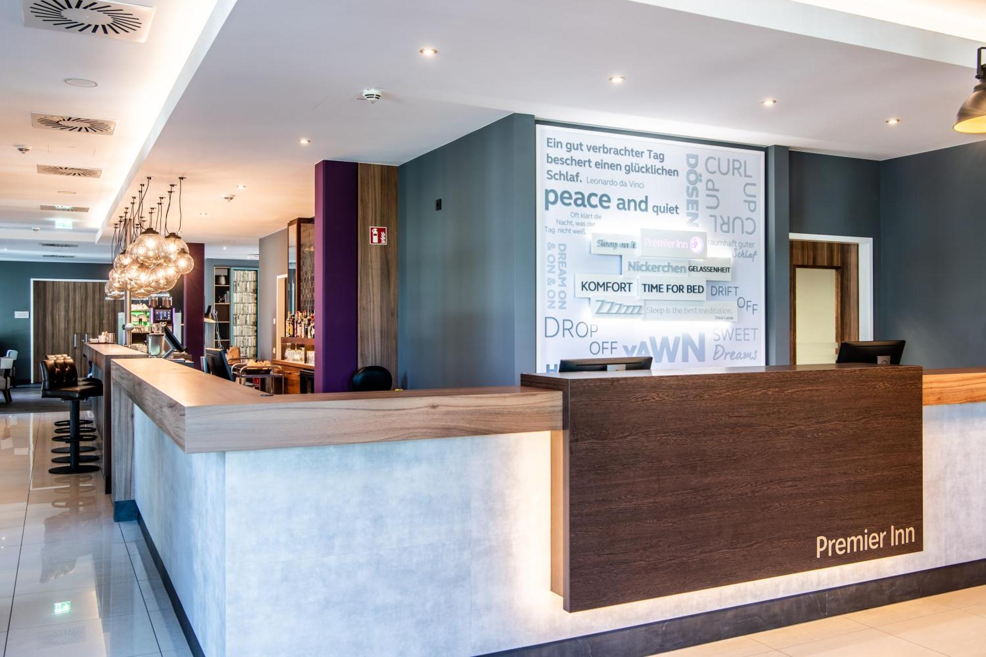 Premier Inn Heidelberg City Centre Exteriör bild
